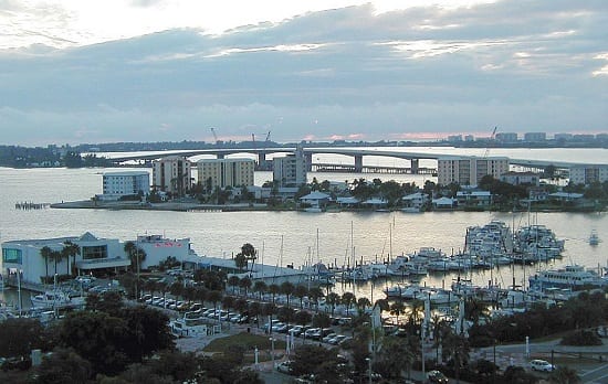 Sarasota_Bay_and_waterfront,_Sarasota,_Florida