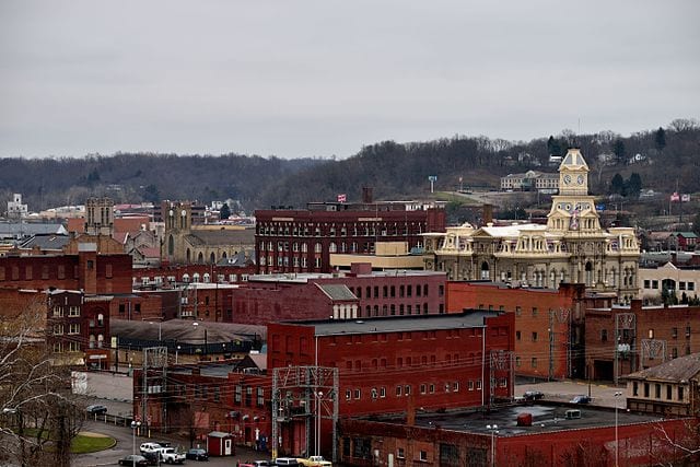 640px-Downtown_Zanesville_from_Putnam_Hill_Park
