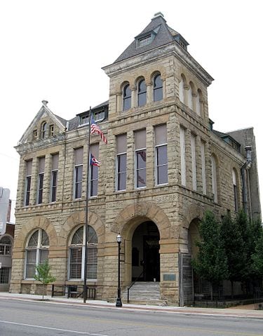 Soldiers_&_Sailors_Memorial_Bldg_-_Mansfield,_Ohio