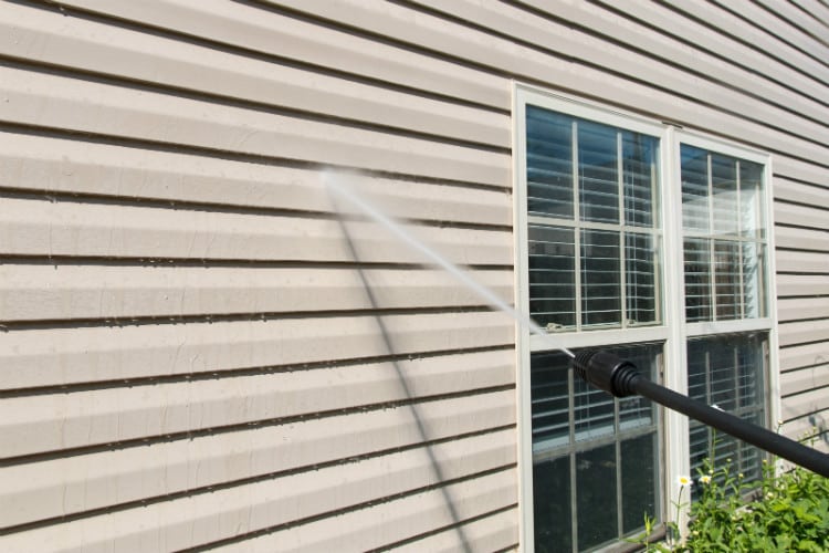 Tips on Cleaning and maintaining your Siding